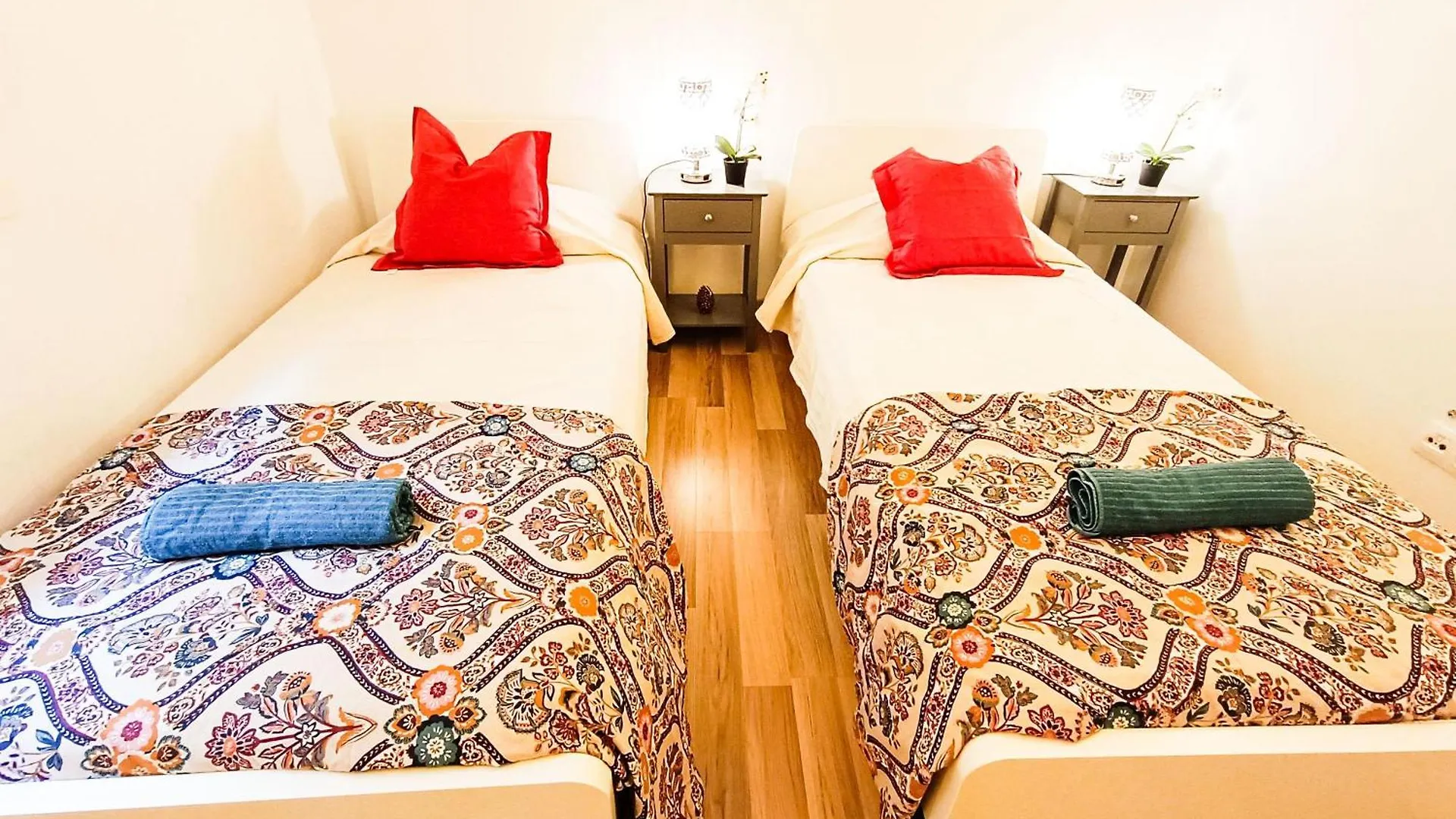 Oasis Rooms Barcelona - By La Rambla Auberge de jeunesse