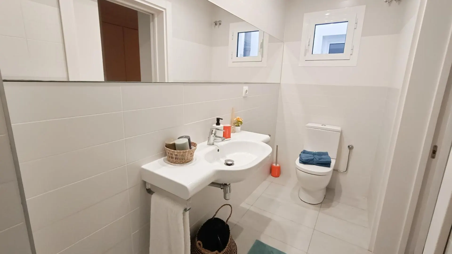 Oasis Rooms Barcelona - By La Rambla 0*,  ספרד